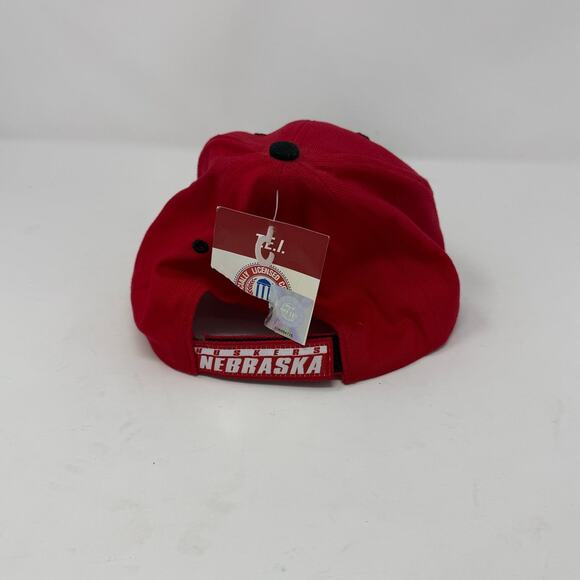 T.E.I. Official Licensed Collegiate Product Nebraska Husker Hat NWT - Picture 2 of 3